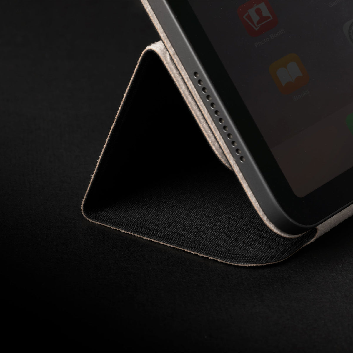 W.F.A Folio for iPad Air (M2, 5th, 4th Gen)