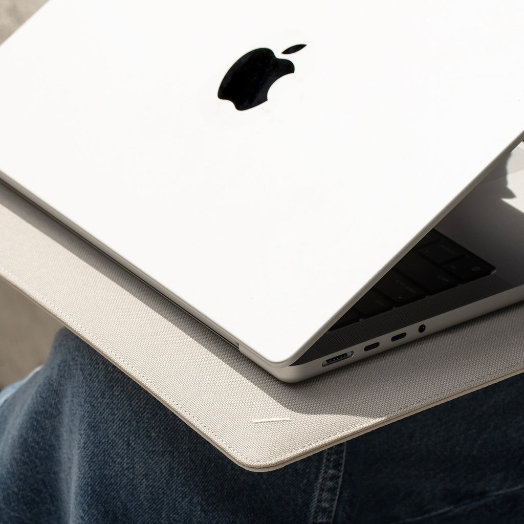 Stow Slim for MacBook (14")